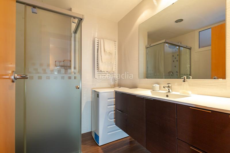 Foto 1b6d39db-d108-49b9-8d56-bf657b595a99. Affitto piano terra con riscaldamento piscina in Centre Esplugues de Llobregat