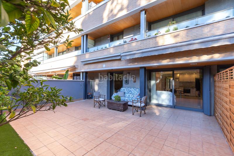 Foto 398b22bd-f662-4d03-9561-b3a0916cbcd8. Affitto piano terra con riscaldamento piscina in Centre Esplugues de Llobregat