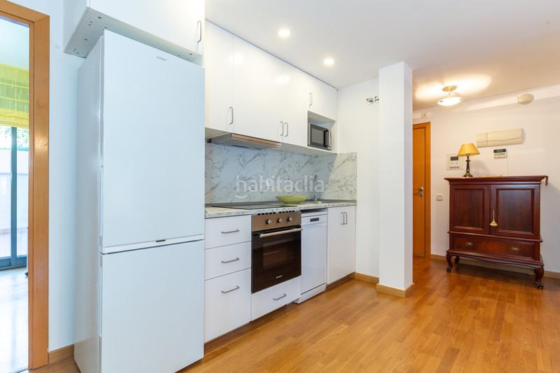 Foto 5ca1f4f4-19d2-4ccd-8924-2fee51a8cb39. Affitto piano terra con riscaldamento piscina in Centre Esplugues de Llobregat