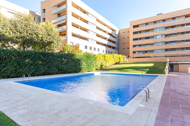 Foto 7b9efbca-1c95-47c8-a369-4d81c46981af. Affitto piano terra con riscaldamento piscina in Centre Esplugues de Llobregat