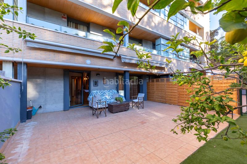 Foto 96bbe5d2-bfde-4325-b0ad-e091aa2ae313. Affitto piano terra con riscaldamento piscina in Centre Esplugues de Llobregat