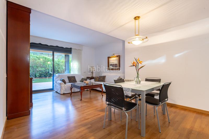 Foto c20cc3dd-3345-4530-a175-a44a4cc5cbc2. Affitto piano terra con riscaldamento piscina in Centre Esplugues de Llobregat