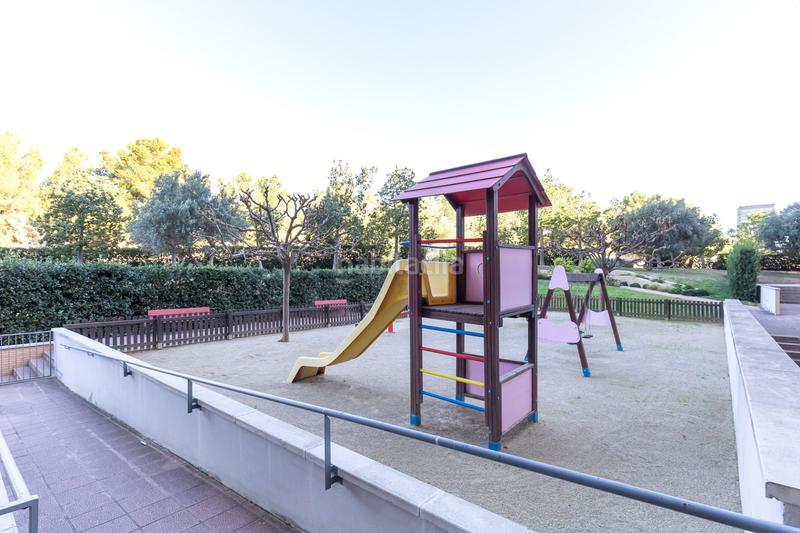 Foto f3c52b96-8ab8-4ff3-8bdf-f872312116c0. Affitto piano terra con riscaldamento piscina in Centre Esplugues de Llobregat