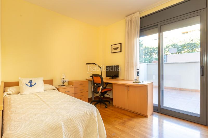 Foto f9d878a6-f4ed-4f8e-bb1d-af1d1bc8cb17. Affitto piano terra con riscaldamento piscina in Centre Esplugues de Llobregat