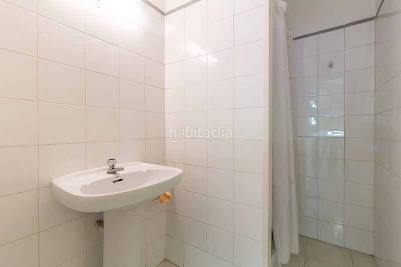 Foto a1fbad4c-5f5d-4806-8351-5225552c1fd2. Local comercial a Sant Joan-TV3 Sant Joan Despí