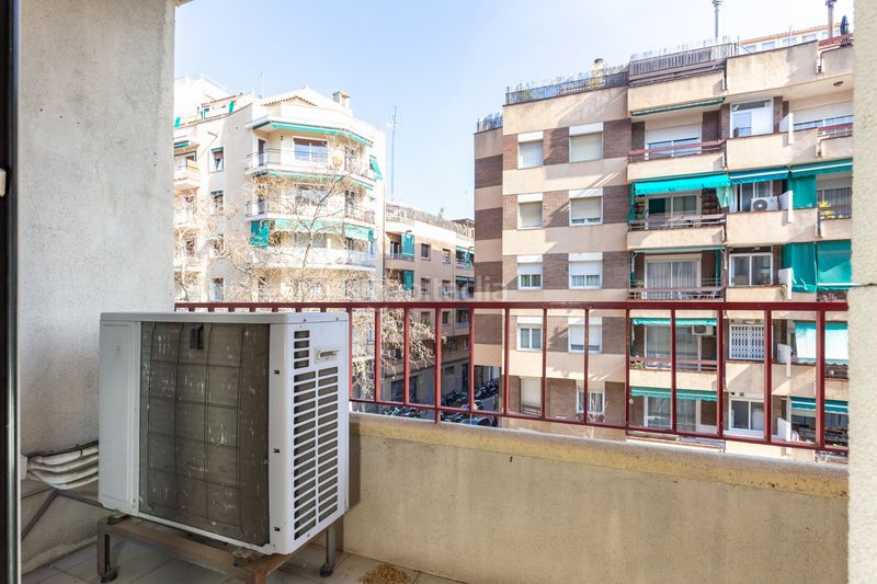 Foto 7631ed6e-6f00-4f0d-9646-5dd9fd072ad6. Pis amb calefacció aparcament a Baix Guinardó Barcelona