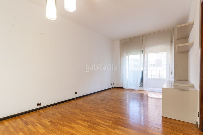 Foto b03de31d-8605-40dd-a9c9-0f4e2f3a7ddd. Pis amb calefacció aparcament a Baix Guinardó Barcelona