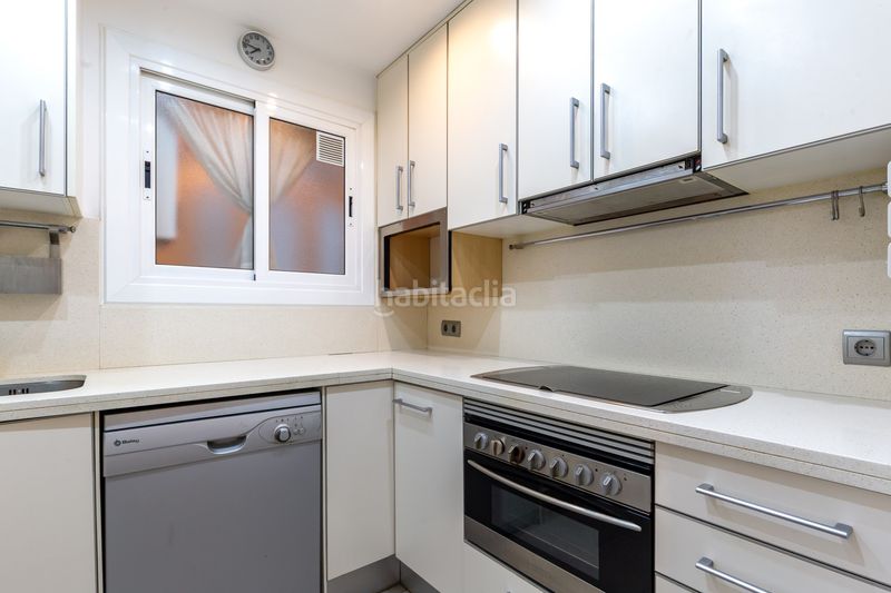 Foto d4a89802-40ce-4c05-af5d-dc36a2c66864. Pis amb calefacció aparcament a Baix Guinardó Barcelona