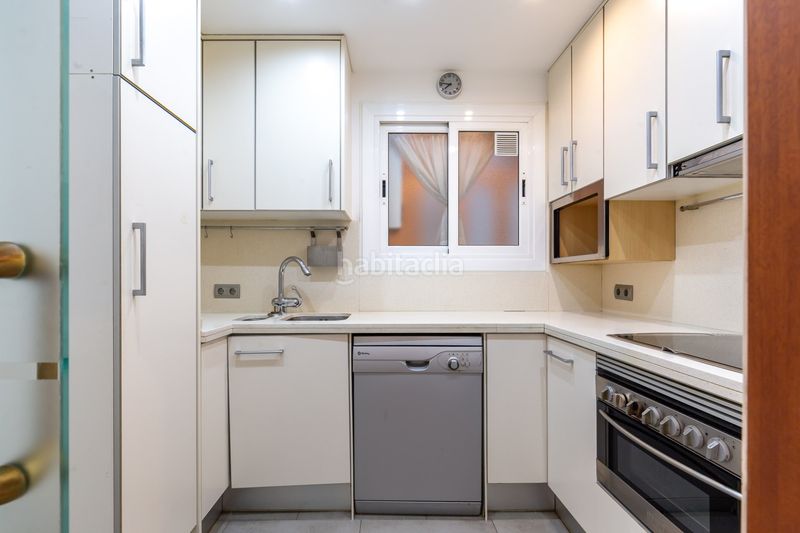 Foto fc8848ff-2f8f-4e94-8057-c58de3a958fc. Pis amb calefacció aparcament a Baix Guinardó Barcelona