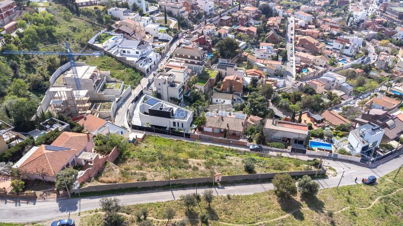 Foto 0bb1ff82-0544-4c2a-87fd-934678b3f5dd. Terreno residencial en La Miranda Esplugues de Llobregat