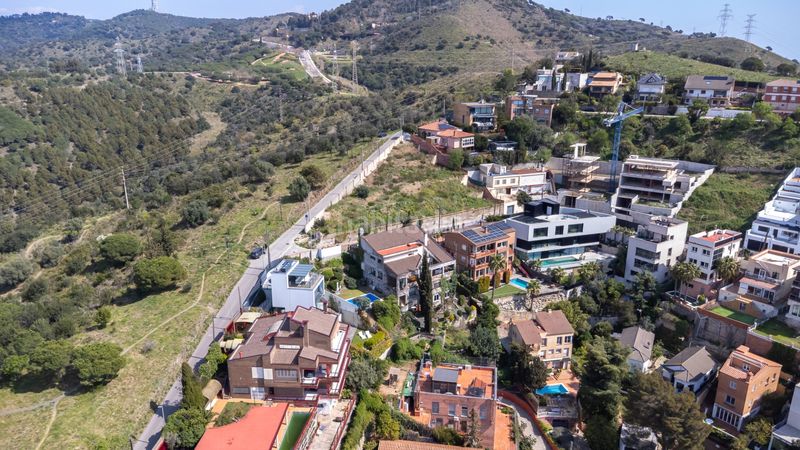 Foto 56b0edf4-2a1d-4ff6-806c-5a3badc72bd3. Terreno residencial en La Miranda Esplugues de Llobregat