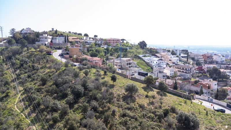 Foto b3895dd9-6870-4cbd-a045-d3cb9a9d0f1c. Terreno residencial en La Miranda Esplugues de Llobregat