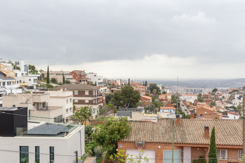 Foto b94d6b08-2447-4343-b868-9962ebb452a6. Terreno residencial en La Miranda Esplugues de Llobregat