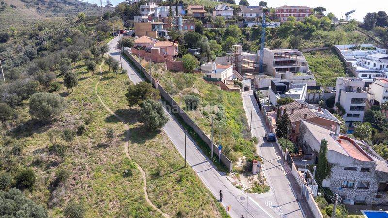 Foto bca2a213-fe6e-4256-a90b-438fda107ef5. Terreno residencial en La Miranda Esplugues de Llobregat