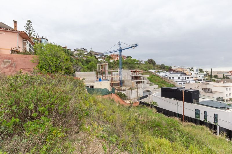 Foto c30d9bc0-8b45-49fb-be5c-6f79e8ae0f36. Terreno residencial en La Miranda Esplugues de Llobregat