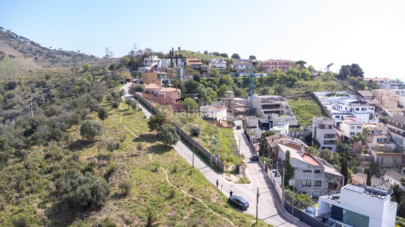 Foto c7c29ec9-fd53-41b0-b9e3-86fc45eacce3. Terreno residencial en La Miranda Esplugues de Llobregat