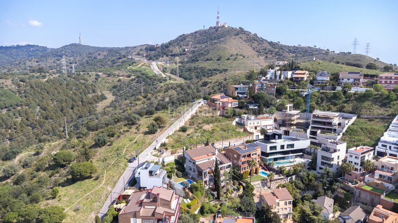Foto d44b5af8-fa23-4c63-ba6f-b99d575a7aaa. Terreno residencial en La Miranda Esplugues de Llobregat