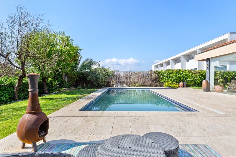 Foto 87214340-8155-4f2b-973e-260b126628a8. Casa amb calefacció piscina a Ciutat Diagonal Esplugues de Llobregat