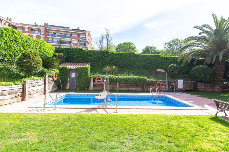 Foto 8bfaefb2-bc3c-4da2-a259-92c7663d1466. Planta baixa amb calefacció aparcament piscina a Rubí