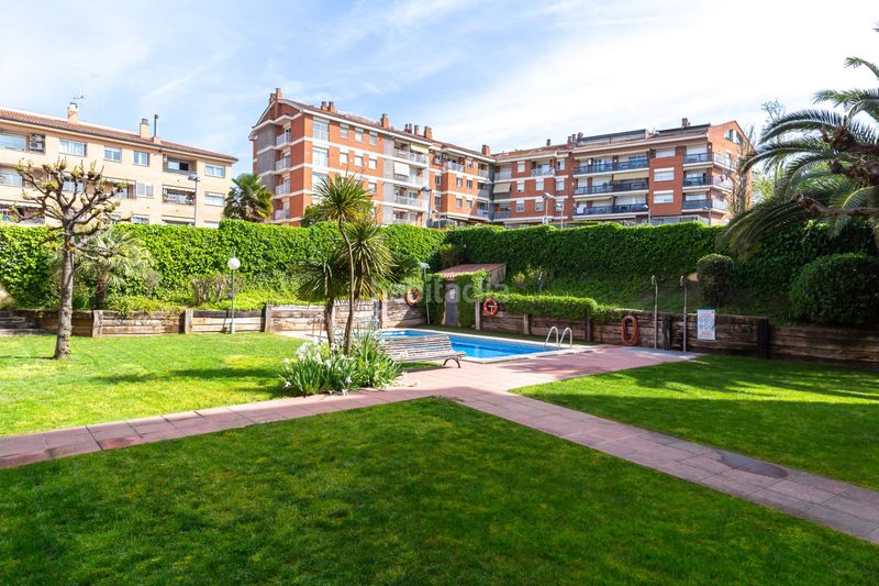 Foto dfc55612-027a-4e7d-8260-0febd53e95a7. Planta baixa amb calefacció aparcament piscina a Rubí