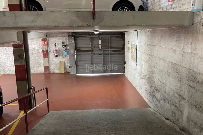 Foto 09d848bf-60f1-4b7c-956c-7120a2661016. Aparcament cotxe a Centre Sant Just Desvern