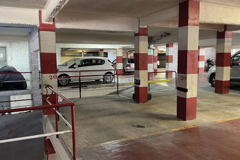 Foto 17365f7b-97b3-4c3c-8851-41f20d6921d5. Aparcament cotxe a Centre Sant Just Desvern