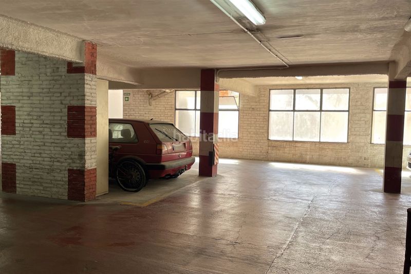 Foto 19421843-ccb4-43e7-ad8e-b6d8be37fed2. Aparcament cotxe a Centre Sant Just Desvern