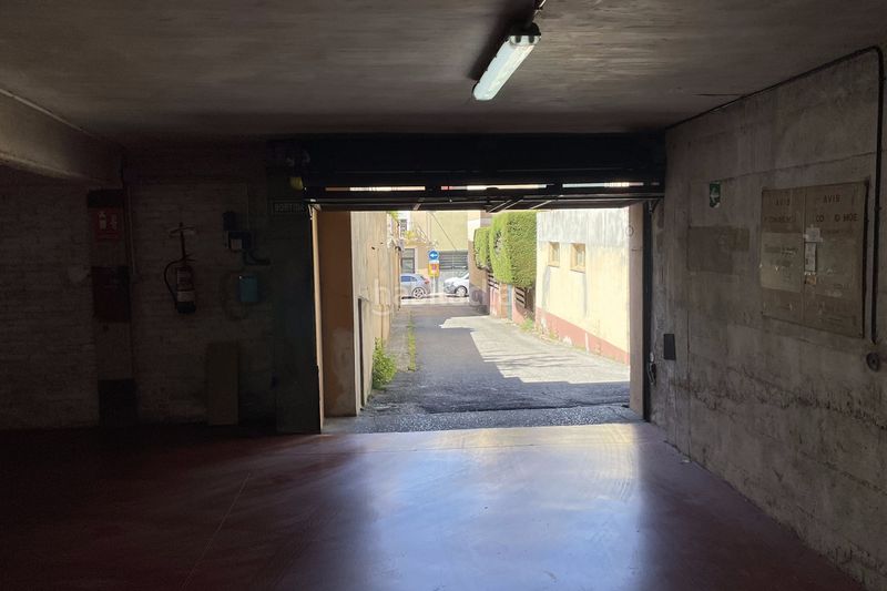 Foto 5629ee03-0fd0-40ef-98b3-b5d7ead69f17. Aparcament cotxe a Centre Sant Just Desvern