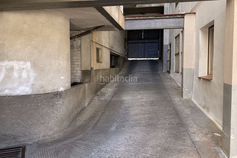 Foto b6c9cd1b-aea7-4824-afa8-c601e6c809ad. Aparcament cotxe a Centre Sant Just Desvern