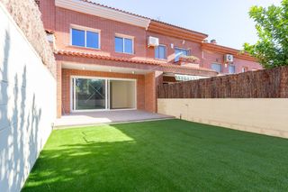 Casa adossada a DE MOLINS DE REI