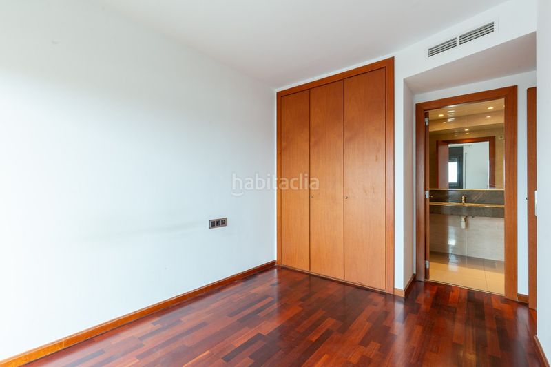 Foto b2cd3f2a-d18e-4b71-814f-66fc405670a8. Flat with heating parking in Sant Joan-TV3 Sant Joan Despí