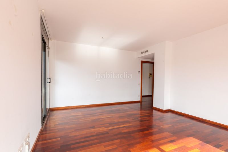 Foto cedc4856-eb67-4d31-bf18-5cf2bd896724. Flat with heating parking in Sant Joan-TV3 Sant Joan Despí