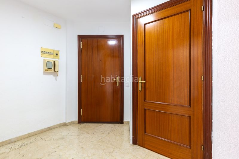 Foto eebbd337-d522-4eeb-9cea-9d30e7af9371. Pis amb calefacció aparcament a Centre Sant Just Desvern