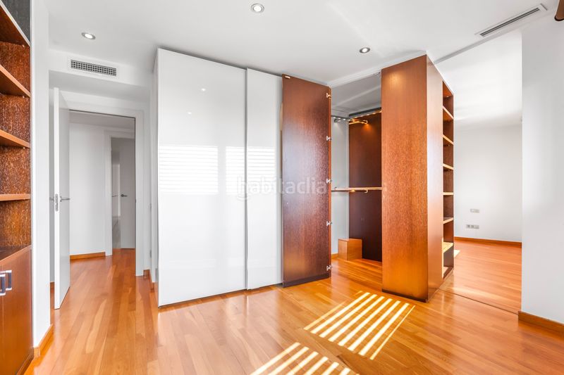 Foto 22aeb060-f0a9-4cab-81b2-f5e5ca4cd61b. Àtic amb calefacció aparcament a Sant Gervasi - Bonanova Barcelona
