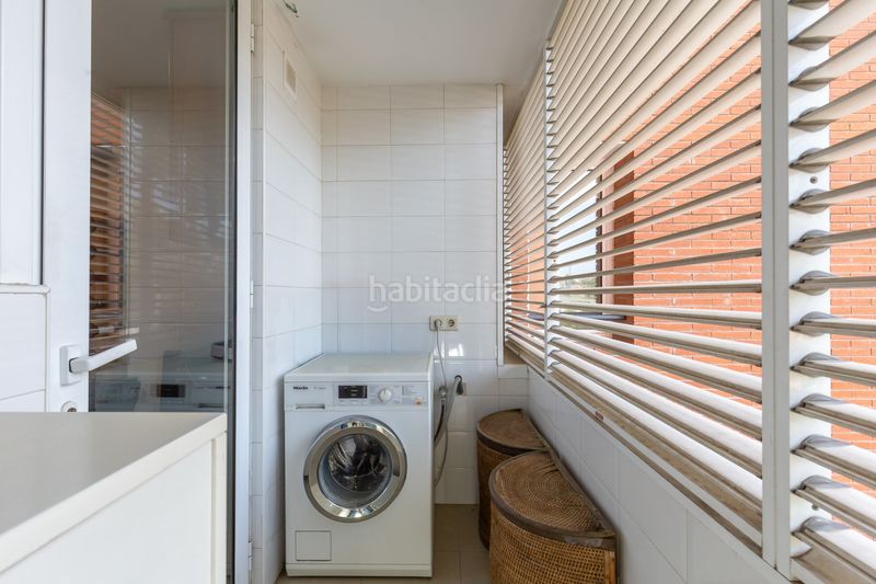 Foto 0dd230d9-4667-43d5-a8c4-fa3895cb5ef4. Pis amb calefacció aparcament piscina a Centre Esplugues de Llobregat