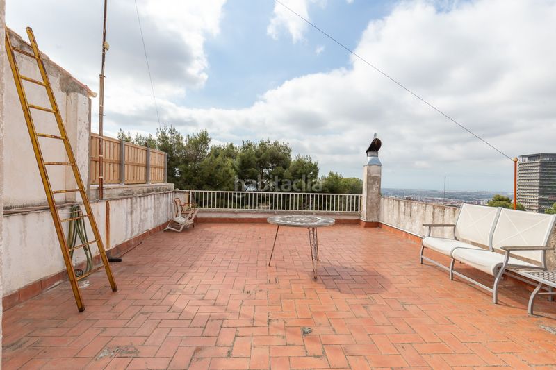 Foto 073cda28-1a98-4f52-9506-2721ce15bef9. Semi detached house with heating parking in Finestrelles Esplugues de Llobregat