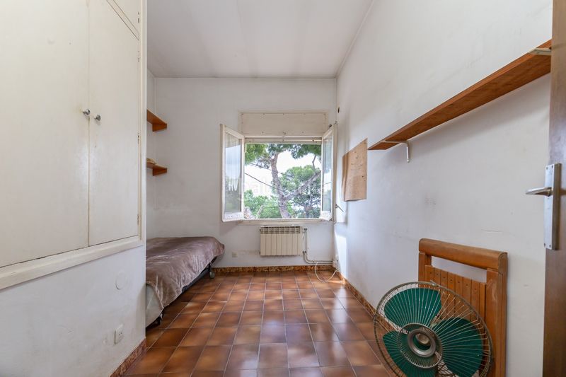 Foto 58f248dc-cfb2-4e86-8b99-7fd34b429f5c. Semi detached house with heating parking in Finestrelles Esplugues de Llobregat