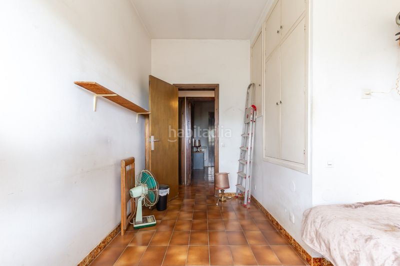 Foto 85d21c9e-dc69-4a27-ab24-9d3f0e05a1e3. Semi detached house with heating parking in Finestrelles Esplugues de Llobregat