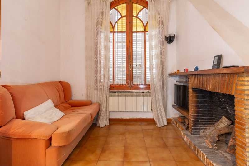 Foto c00d028a-14d5-4d67-b356-04bf5b2bfa28. Semi detached house with heating parking in Finestrelles Esplugues de Llobregat
