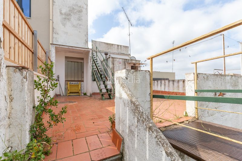 Foto c55b0db8-9605-4ffb-bc35-900233ac1c04. Semi detached house with heating parking in Finestrelles Esplugues de Llobregat