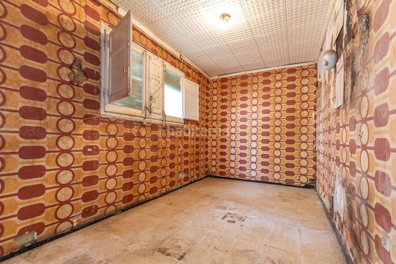 Foto ed9a7d93-1cdc-4db8-a4f3-714f9f45844a. Semi detached house with heating parking in Finestrelles Esplugues de Llobregat