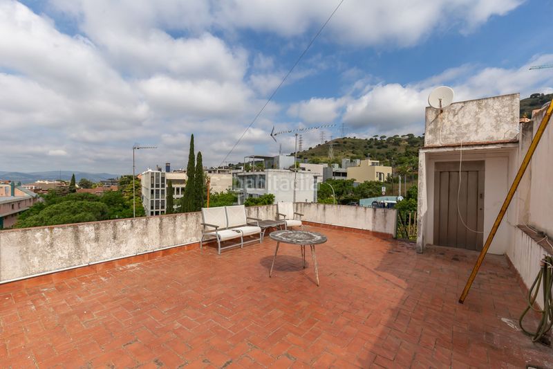 Foto fa6be419-4d4c-4b4c-9c76-c2c3c65ef2fc. Semi detached house with heating parking in Finestrelles Esplugues de Llobregat