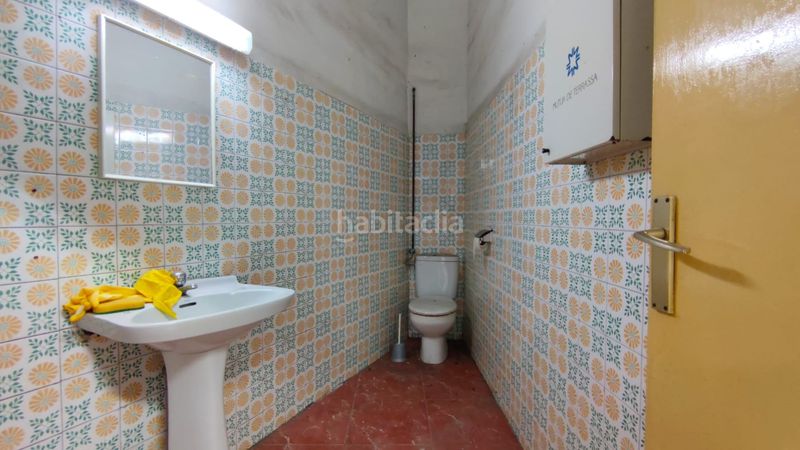 Foto 3f2117a2-e919-434d-8473-2c3a63aaa590. Local comercial a Centre Rubí