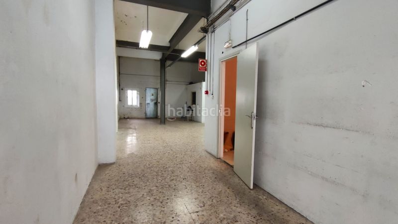 Foto 4080c56a-6a29-4901-ab0d-8e0bb928edc7. Local comercial a Centre Rubí