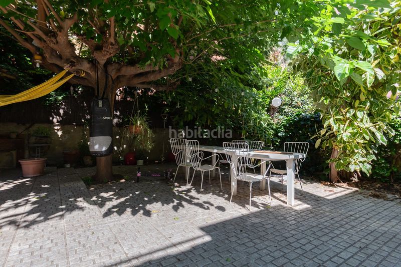Foto 00740aa4-9944-49f5-83fe-b04dc98be42c. Casa adossada a Guinardó Barcelona