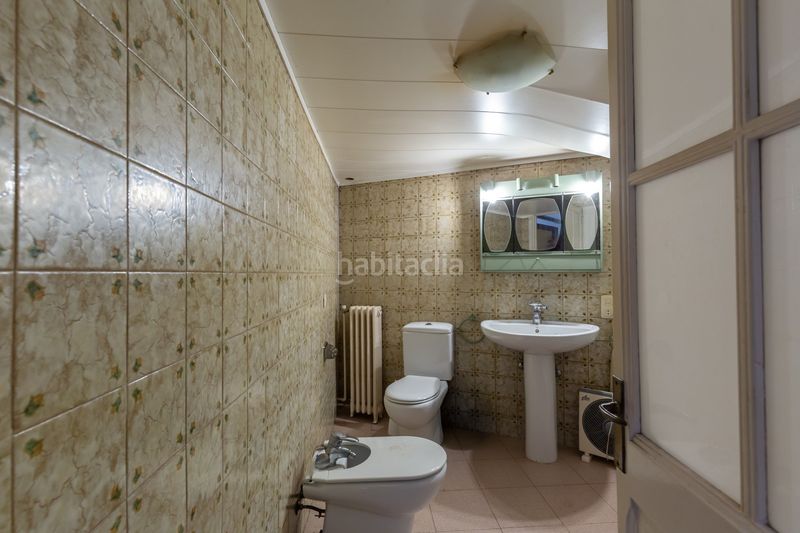Foto 0cad9003-ad57-4e57-9513-ac01e5525ba8. Casa adossada a Guinardó Barcelona