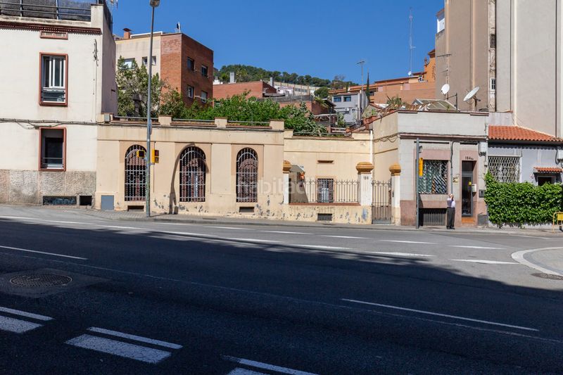 Foto 14ebf530-064f-442d-a65c-af0132e95e53. Casa adossada a Guinardó Barcelona