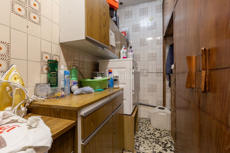 Foto 1903a7e2-e352-4da6-9b10-5b914d88e4a3. Casa adossada a Guinardó Barcelona