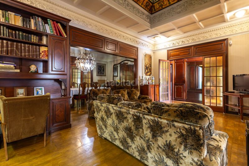 Foto 46dbf026-0bd4-4563-b777-3b1bfd5c1321. Casa adossada a Guinardó Barcelona