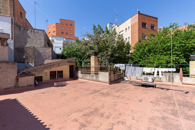 Foto 5fc10eb1-cb23-45ad-bfbc-91c0cb165a20. Casa adossada a Guinardó Barcelona